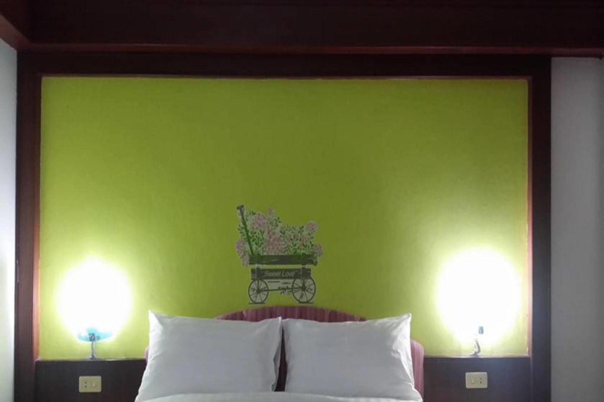 The 1 Place Hat Yai Luaran gambar